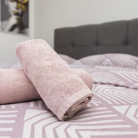 Bloom Apartment *