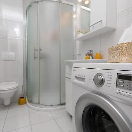 Bloom Apartment *