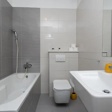 Bloom Apartment *