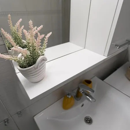 Bloom Apartment *