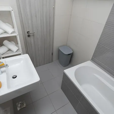 Bloom Apartment *