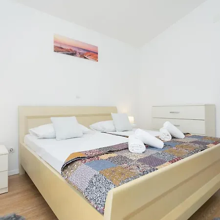 Bloom Apartment *